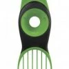 OXO Good Grips 3-in-1-Avocadoschneider In Grün