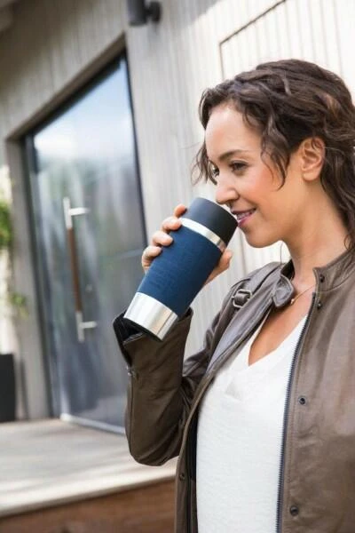 Emsa Isolier-Trinkbecher Mit Manschette Travel Mug In Blau 5 Emsa Isolier-Trinkbecher Mit Manschette Travel Mug In Blau – Bild 5