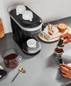 KitchenAid Halbautomatische Espressomaschine ARTISAN In Gusseisen Schwarz -Bialetti-shop P200263kp 081z